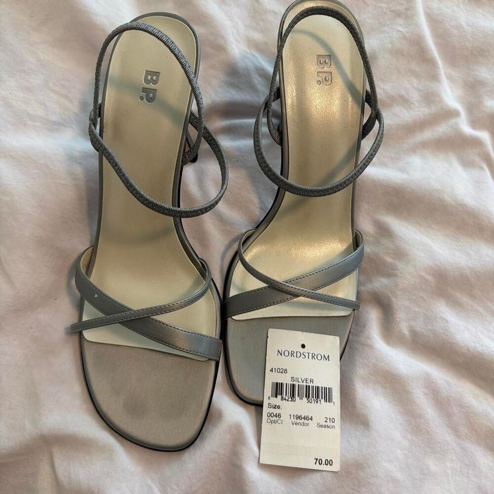 Bp Women's Grey and Silver Sandals